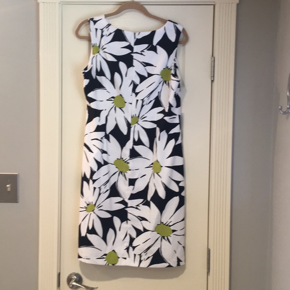 Spring shift dress - Picture 2 of 2